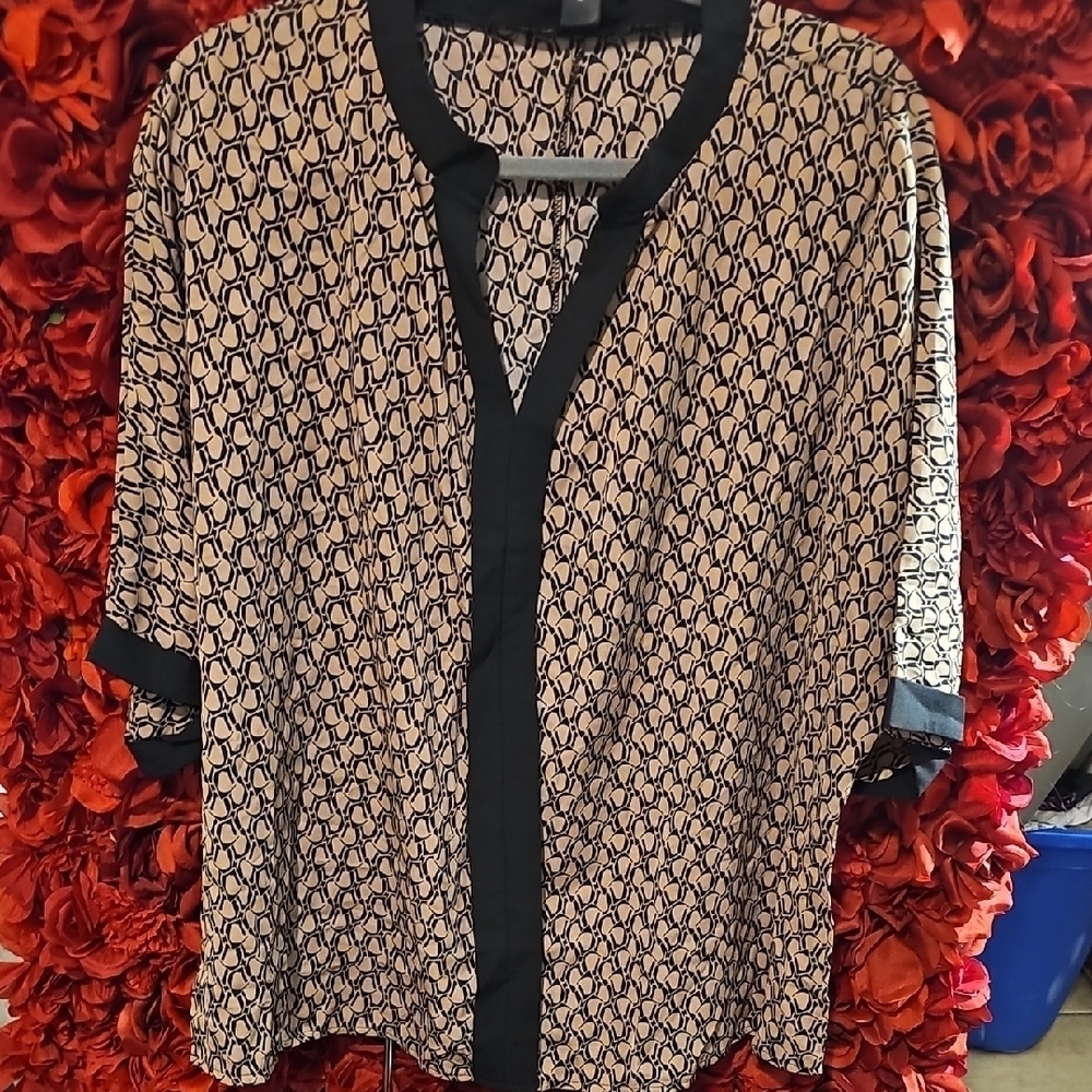 Shein NWT (Bag) Stylish Black and Cream Patterned Blouse Size XXL